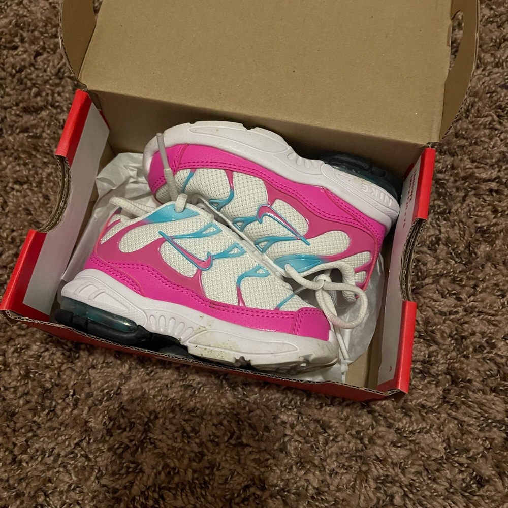 Size 5c baby girl nike air max